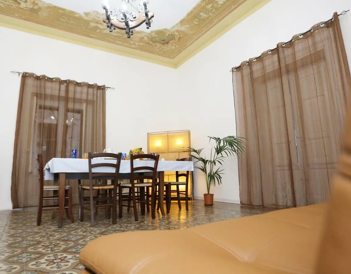 Bed and Breakfast Rest And Go à Palerme Couette-café